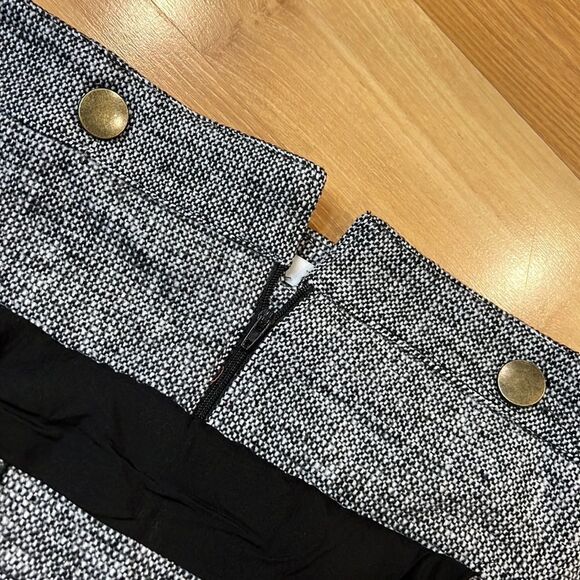 Bishop + Young Black Tweed Frayed Hem Button Skirt M - Picture 3 of 7